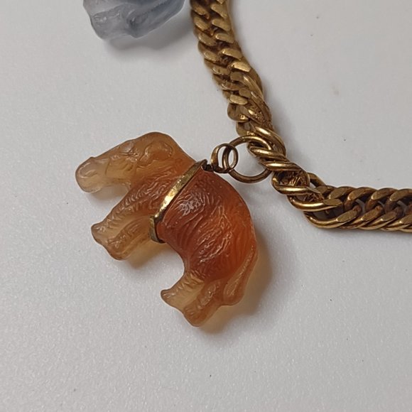 Cute Little Metal And Glass Elephant Charm Bracelet - Picture 6 of 9